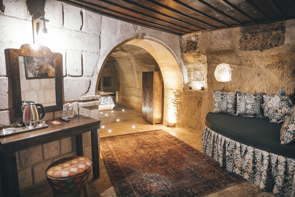Cave Standard Room-6