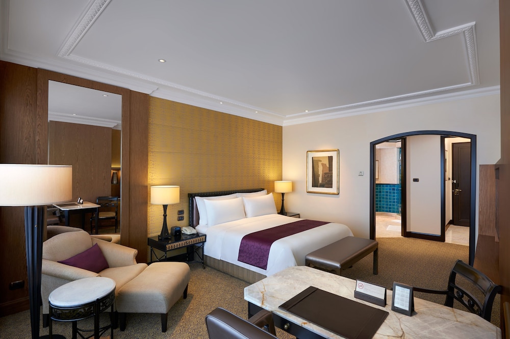 Grand Room, 1 King Bed