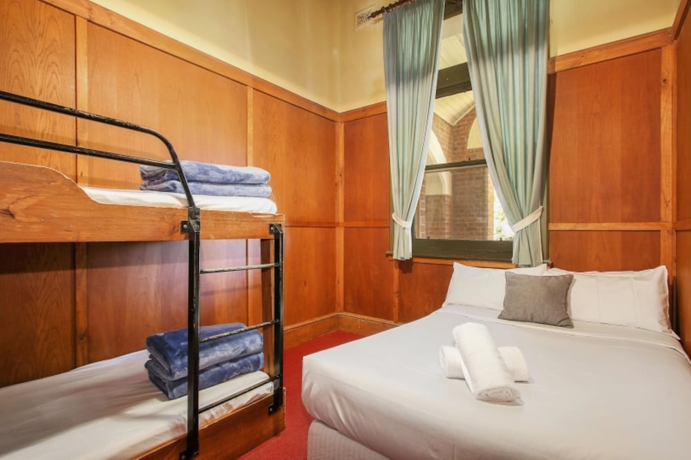 Standard Room, Non Smoking, Shared Bathroom (TWIN ROOM) photo 1