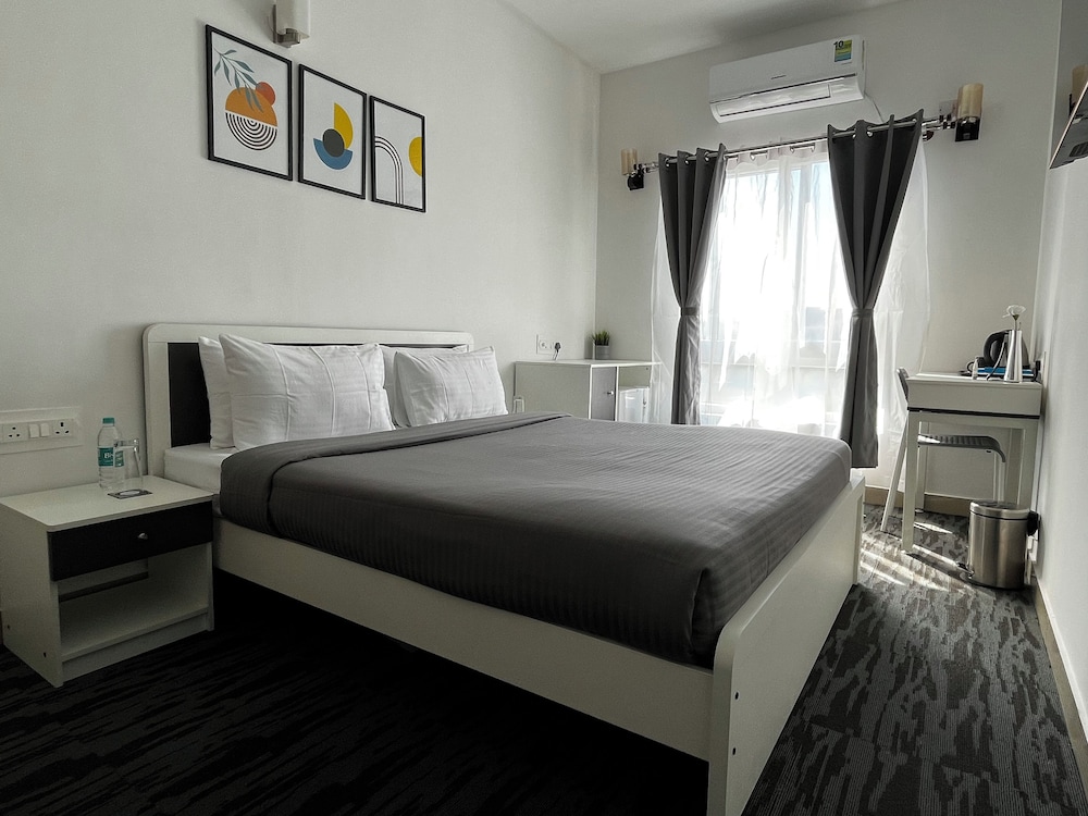 Deluxe Room, 1 Double Bed - Photo 9