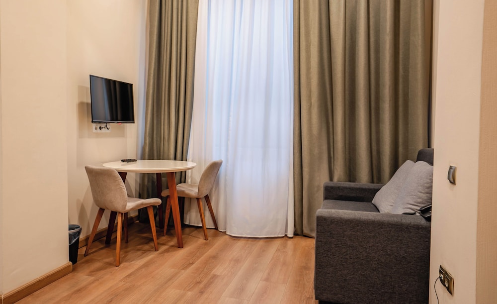 Standard Triple Room - Photo 4