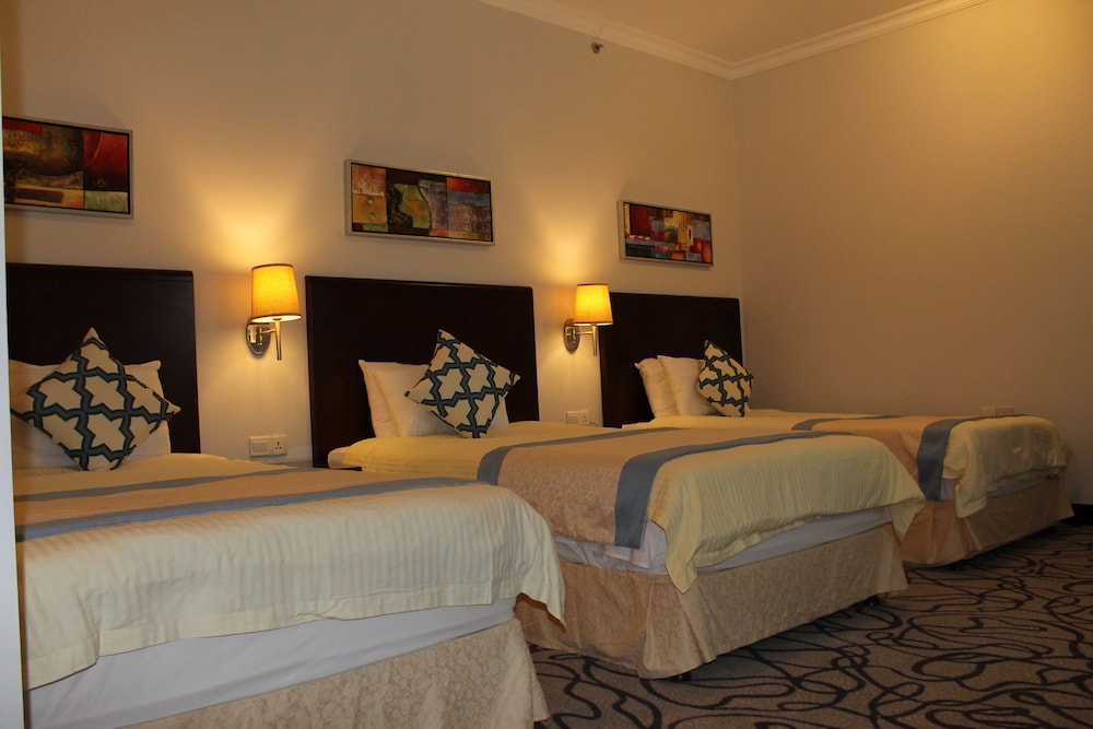 Suite, Multiple Beds (Diplomatic) photo 3