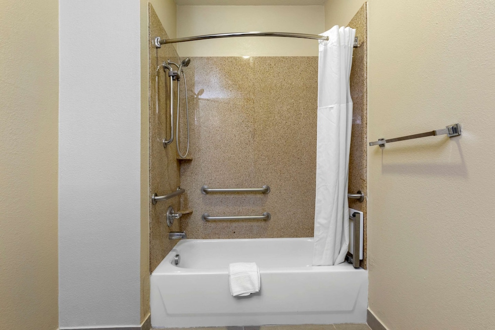 Suite, 1 King Bed with Sofa bed, Accessible, Non Smoking - Photo 3