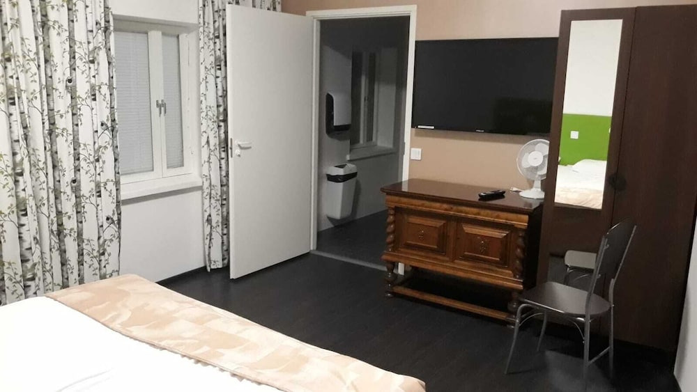 Basic Double Room photo 1