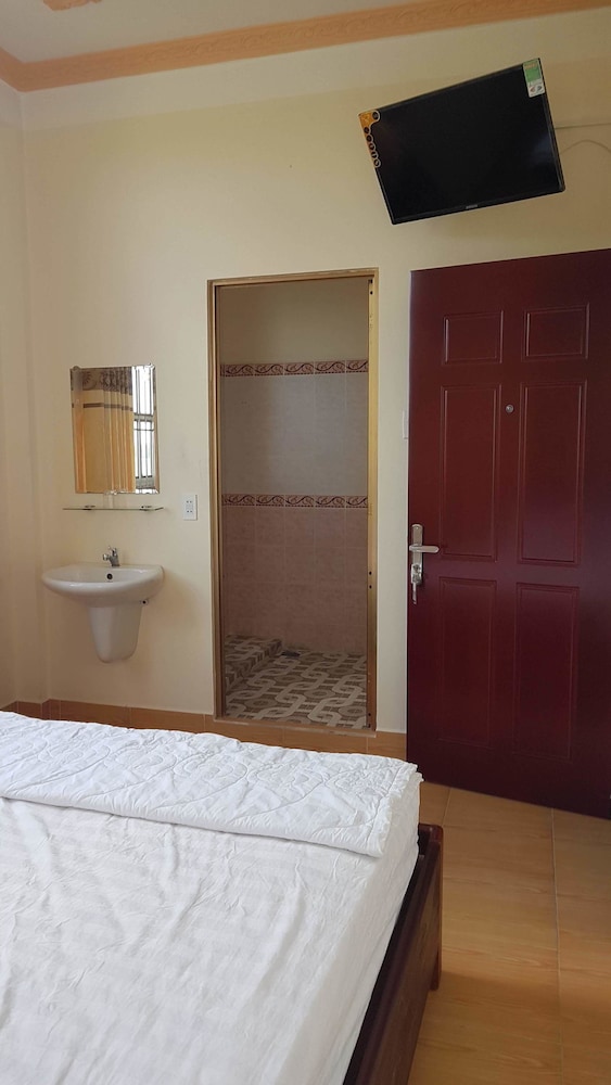 Double Room (With Fan) photo 2