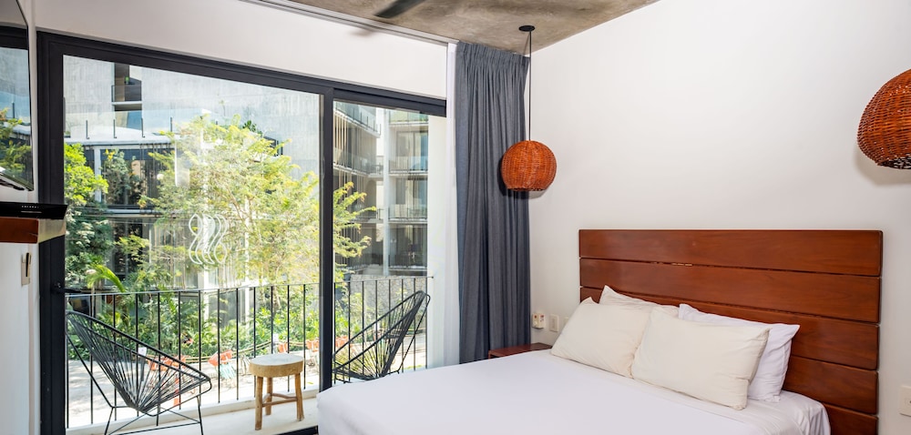 Superior Room, 1 Queen Bed - Photo 1