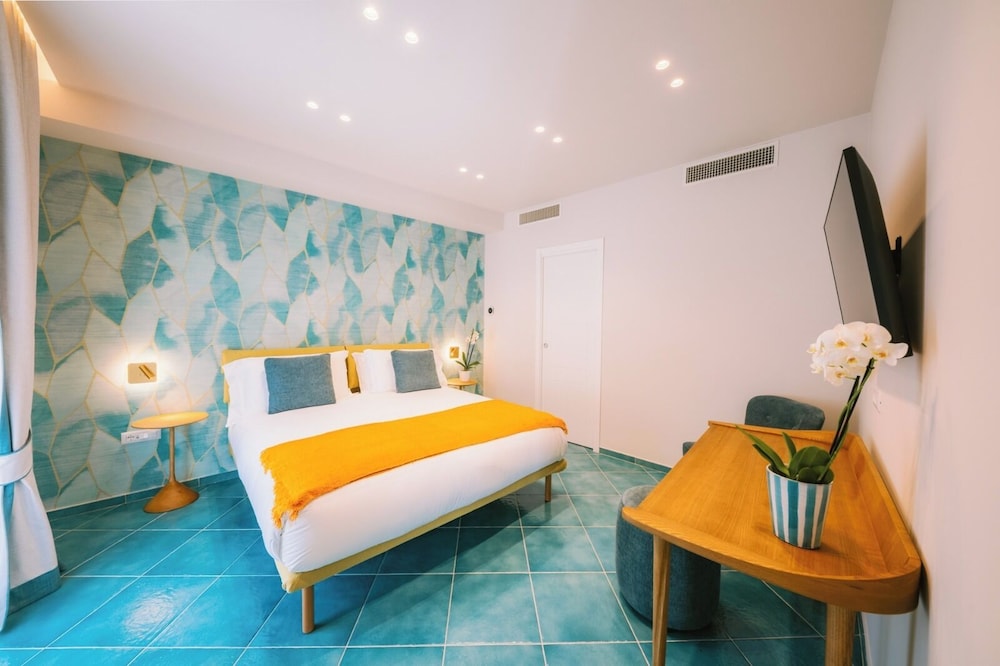 Luxury Suite photo 1
