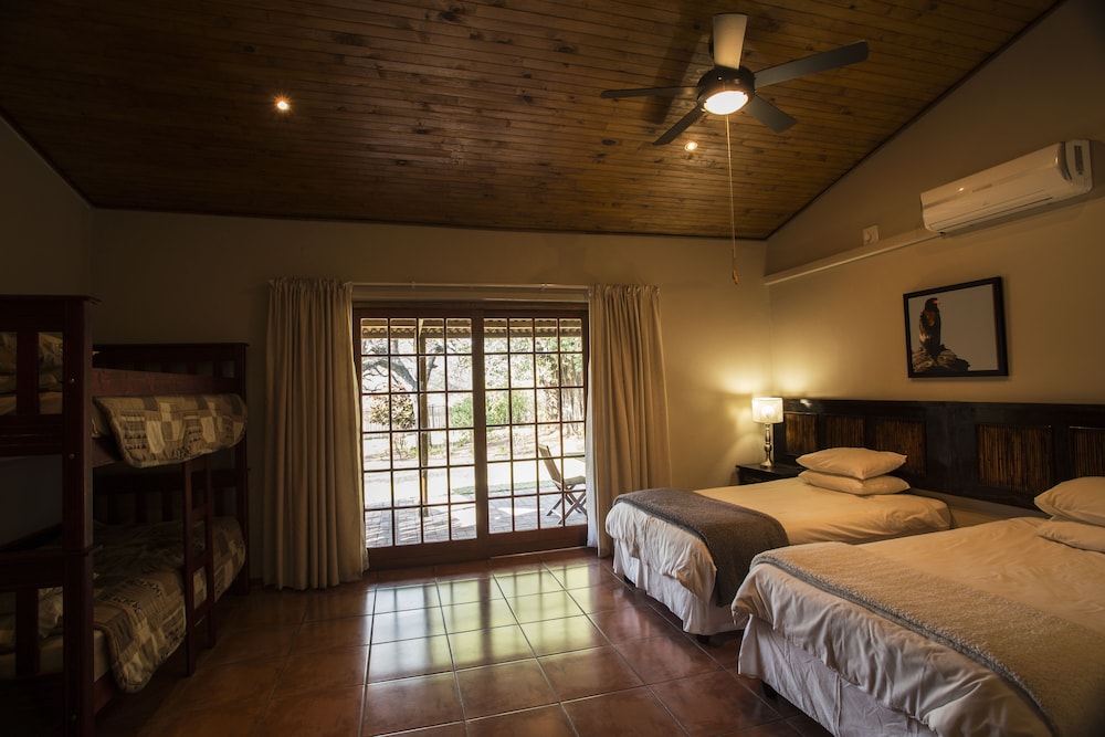 Double or Twin Room - Photo 4