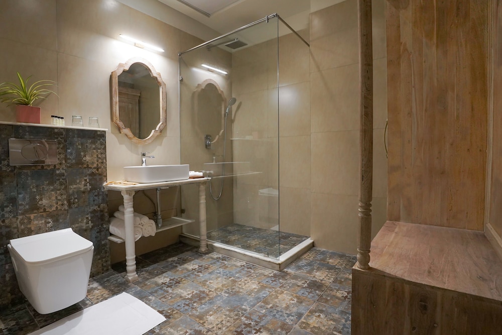 Upper Luxury - Photo 41