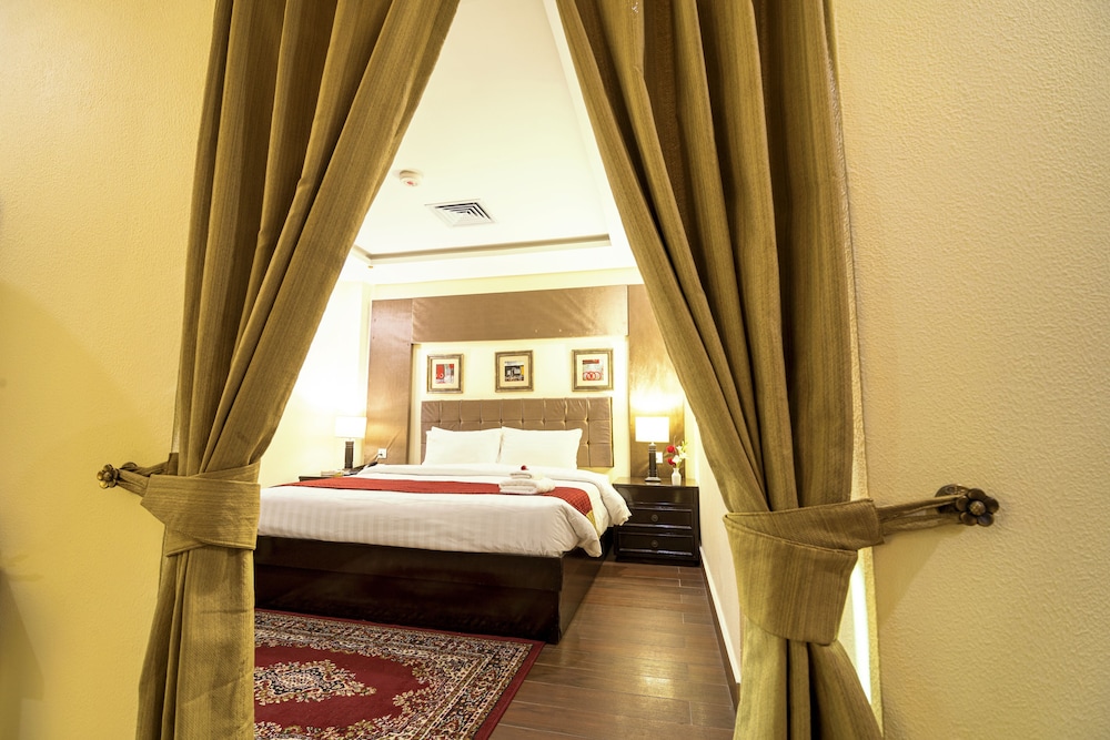 Executive Suite, 1 King Bed, Private Bathroom photo 1