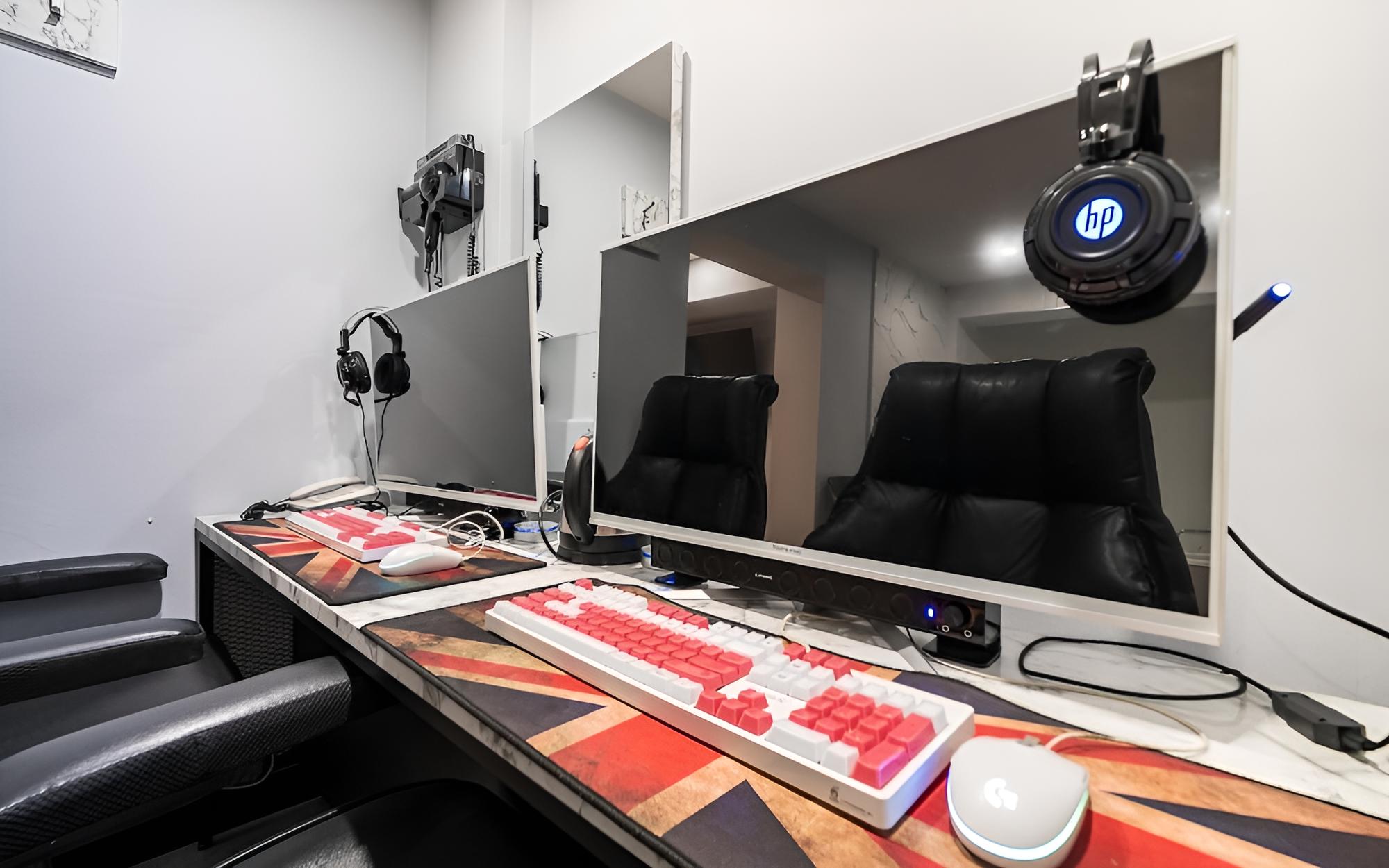 Room (2 Gaming PC (GTX2060 Netflix Availabl) photo 1