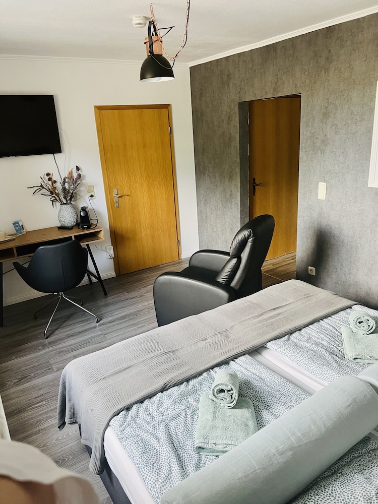 Basic Double or Twin Room, 1 Bedroom, Non Smoking, photo 6