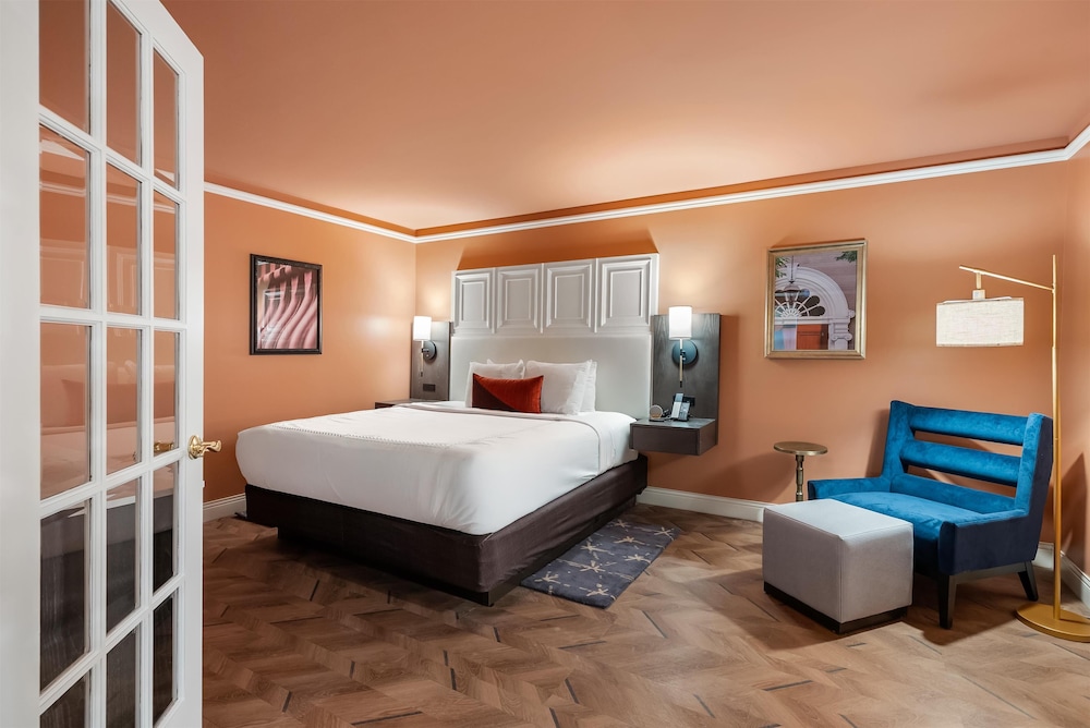 Suite, 1 King Bed, Non Smoking, Kitchenette (Walk-in Shower;with Sofabed) - Photo 7