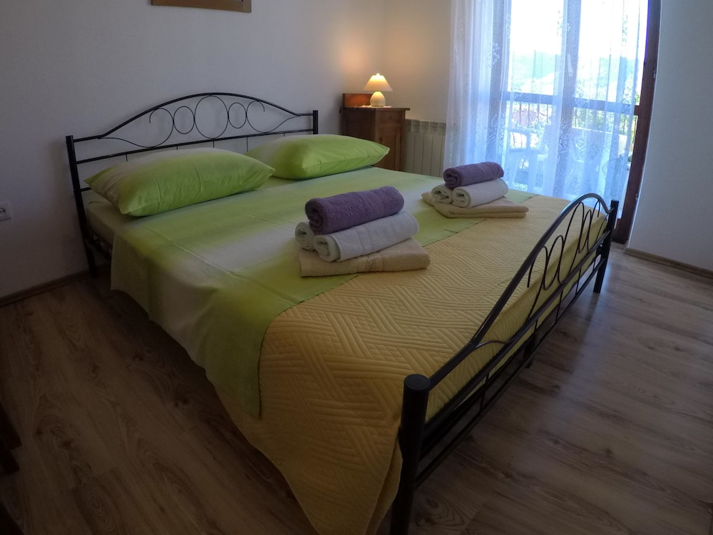 Apartment, 2 Bedrooms, Accessible, Smoking