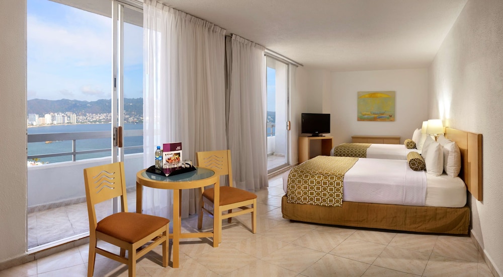 Junior Suite, 2 Double Beds, Balcony, Partial Ocean View - Photo 1