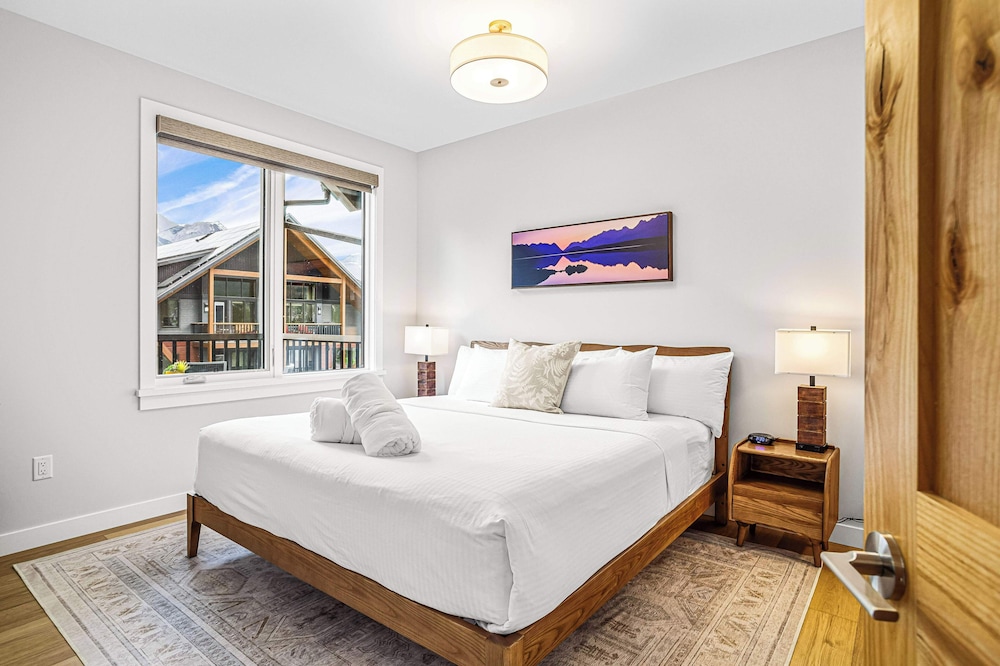 TM412 Two Bedroom Elevated Condo