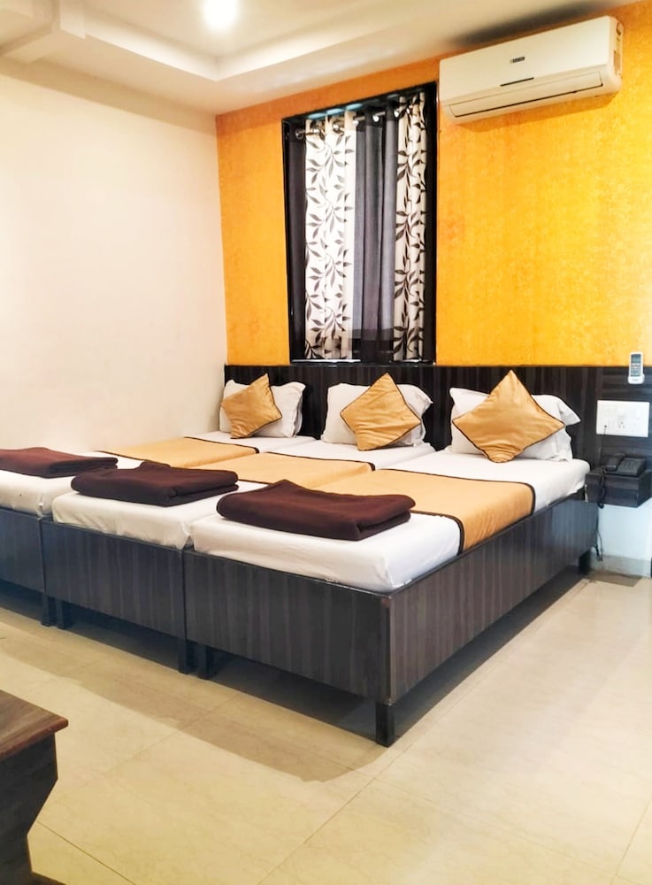Deluxe Triple Room photo 3