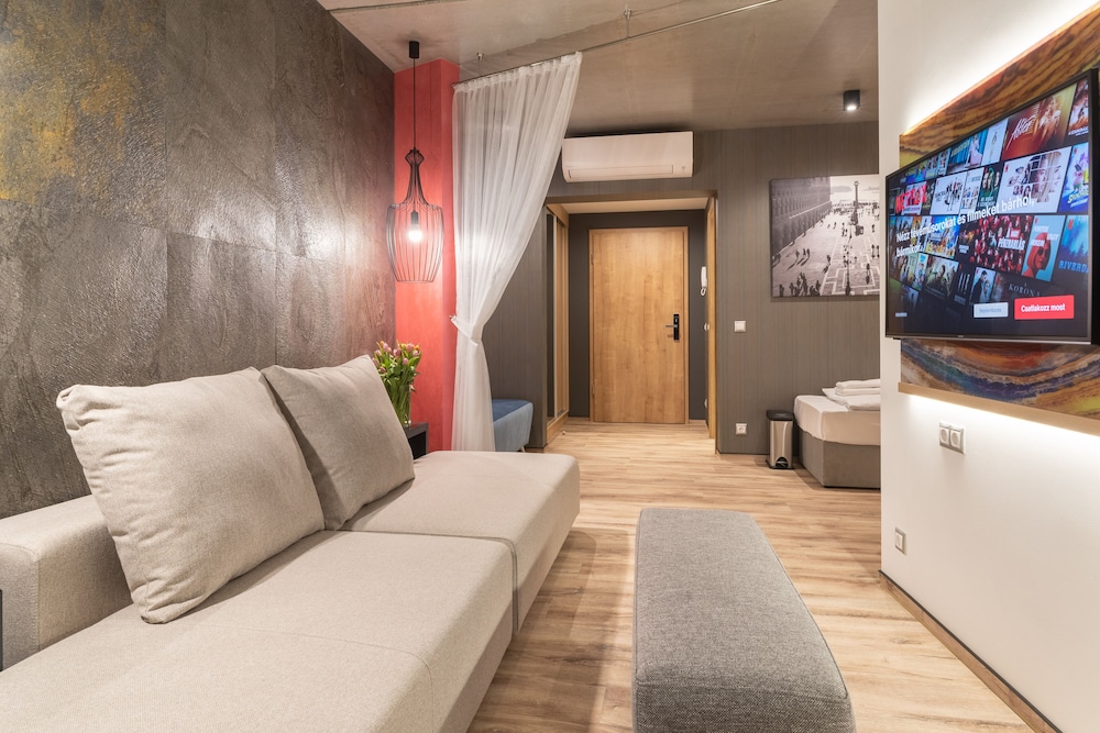 Superior One-Bedroom Apartment with Jacuzzi