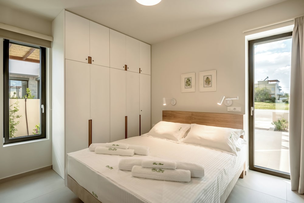 Deluxe Villa, 2 Bedrooms, Partial Sea View
