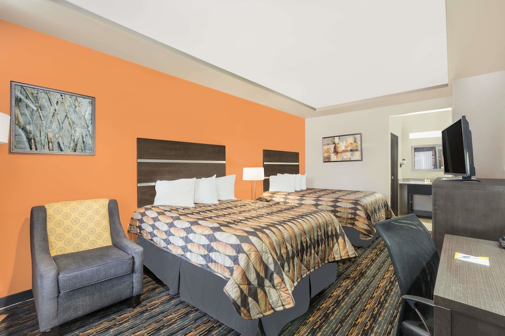 Efficiency, Room, 2 Queen Beds, Non Smoking