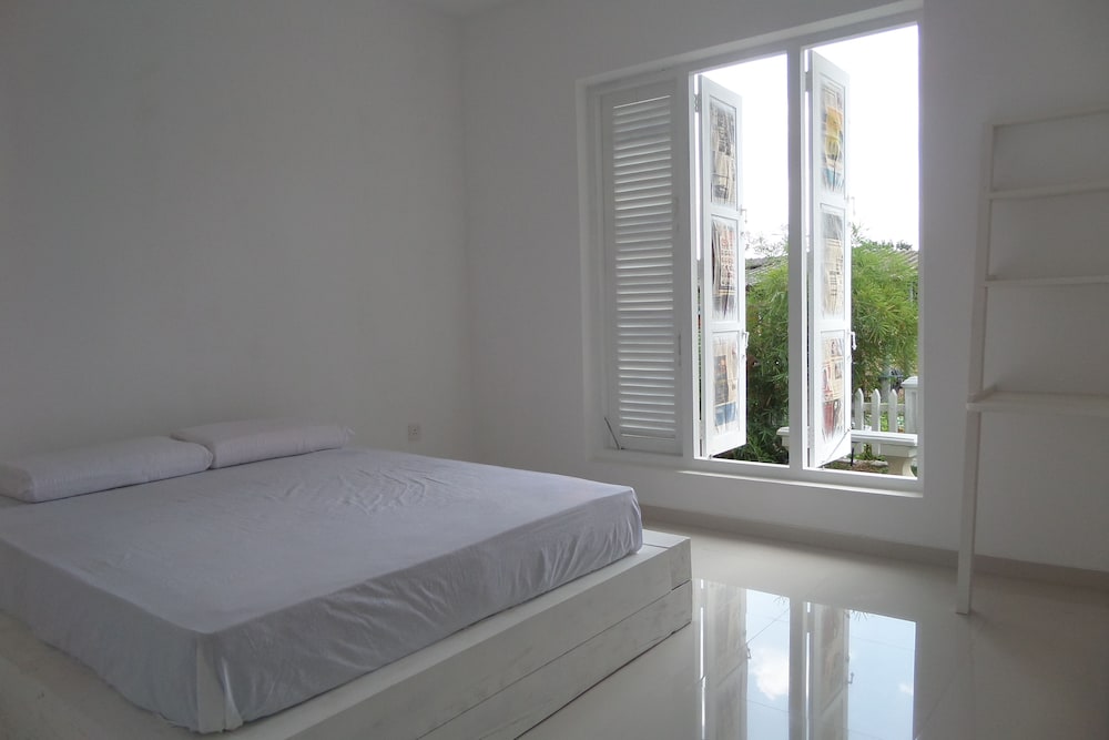 Luxury Apartment, 1 King Bed, Garden View, Garden Area photo 3