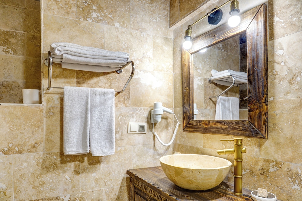 Deluxe Stone Room with Jacuzzi photo 2