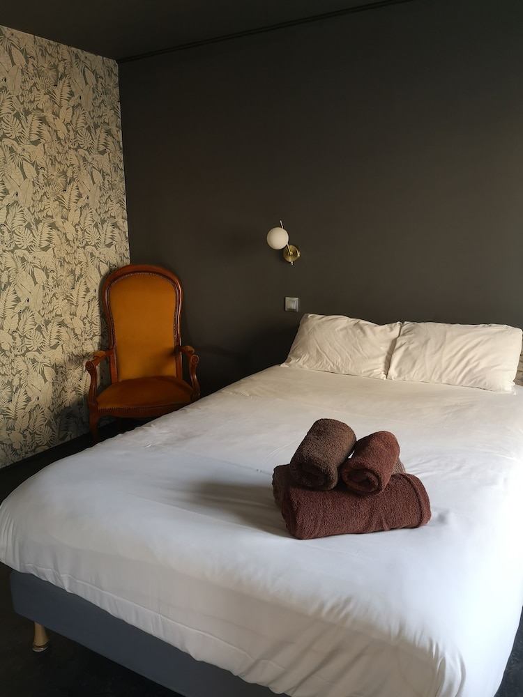 Family Quadruple Room, 2 Double Beds - Photo 4