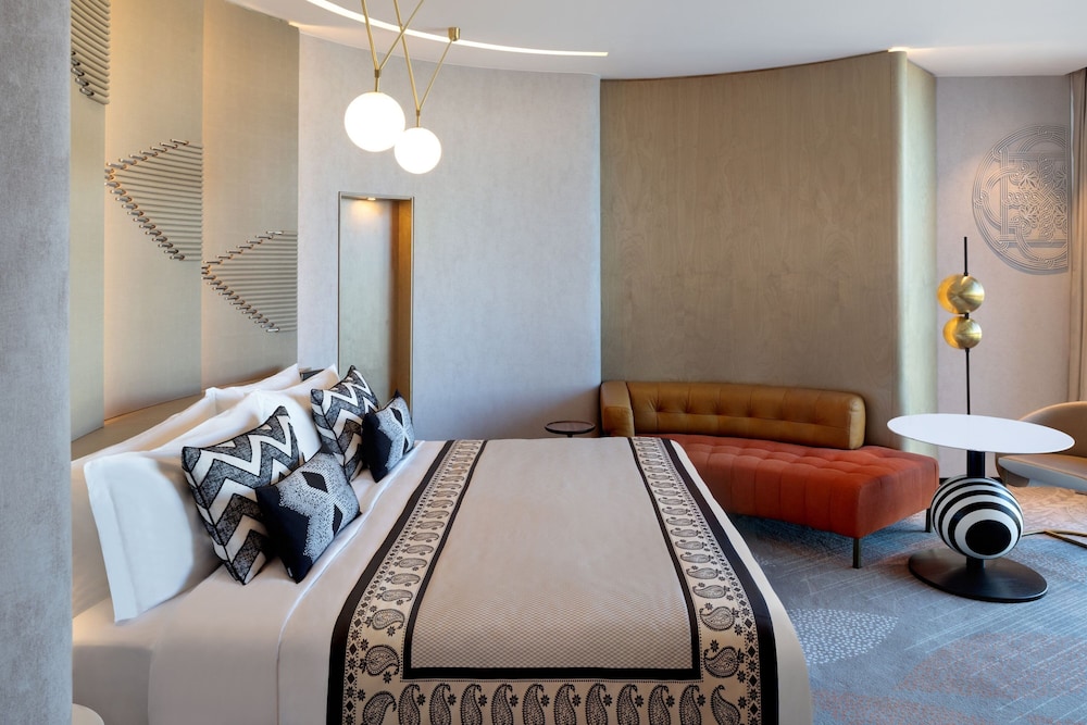 Executive Suite, 1 King Bed - Photo 1