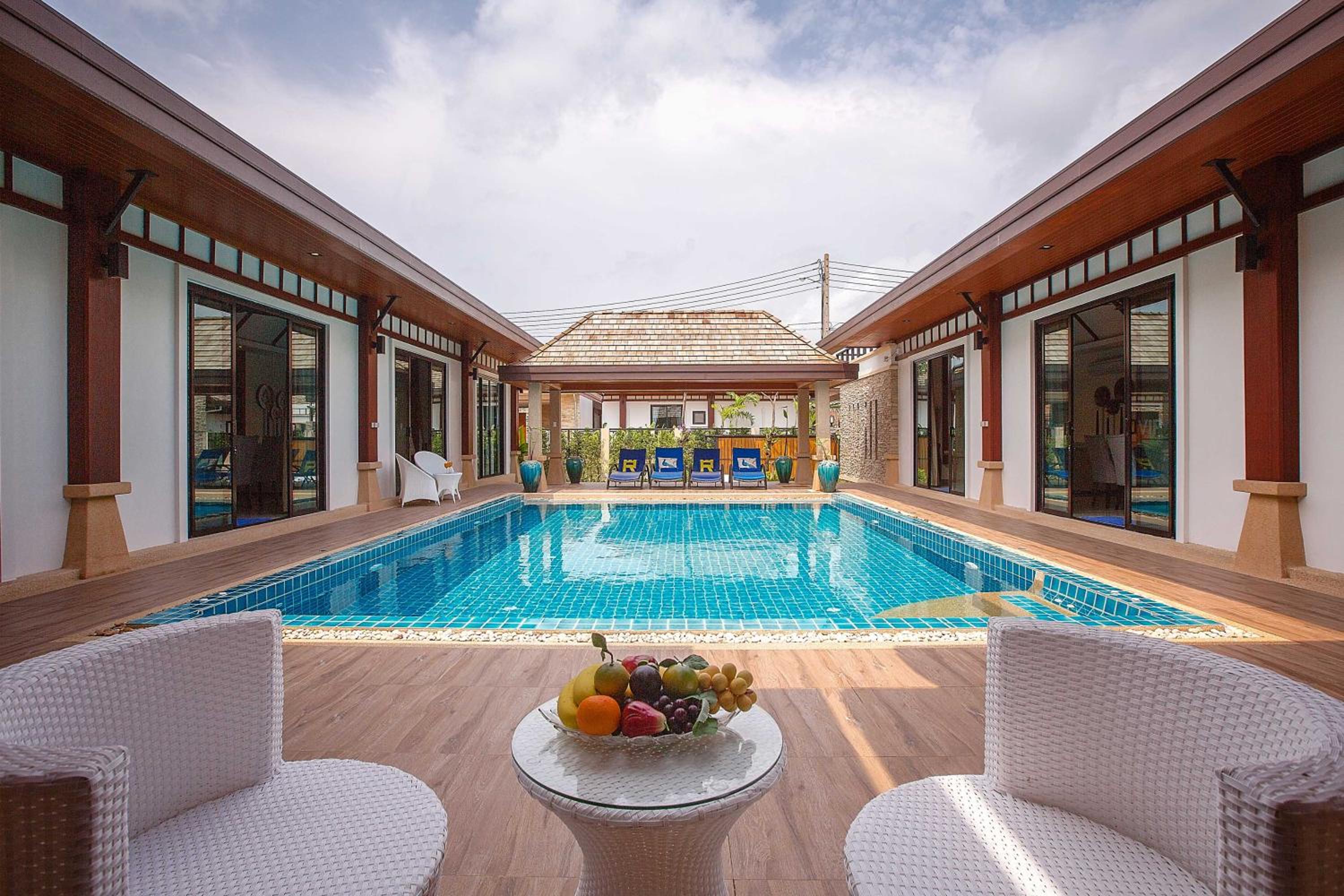 6 Bedroom Pool Villa photo 3