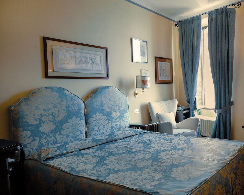 Classic Double Room, Lake View