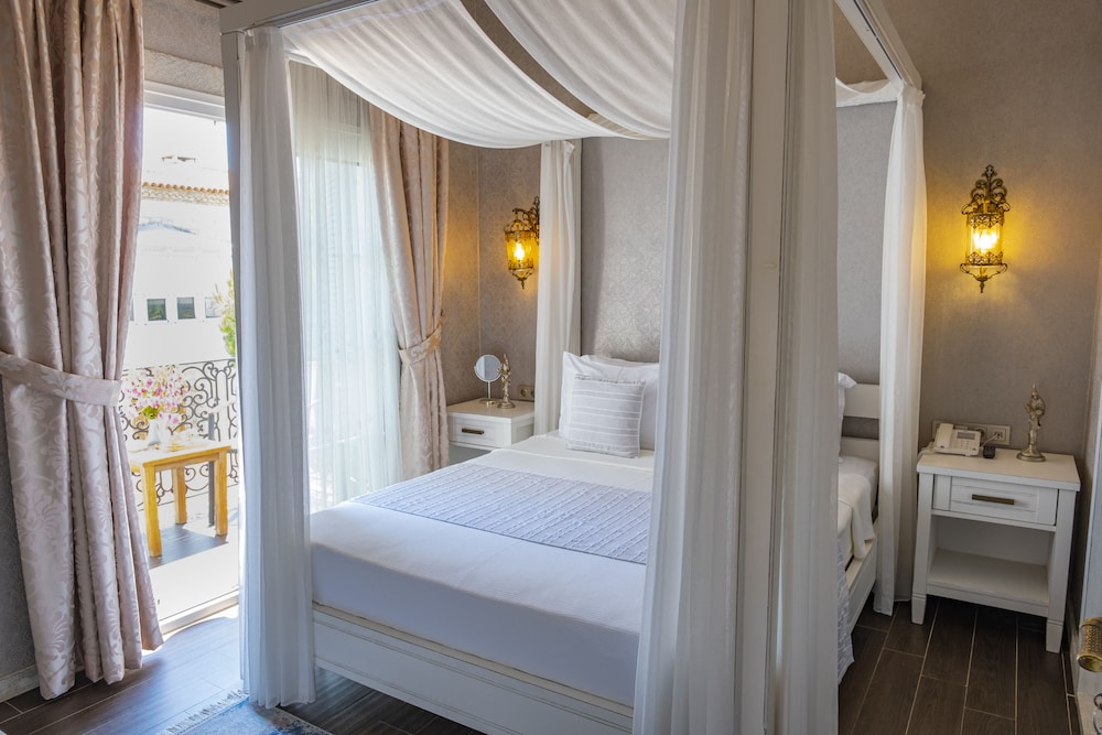 Deluxe Room, Balcony photo 2