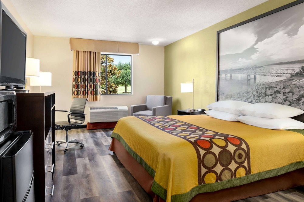 Room, 1 King Bed, Non Smoking - Photo 3