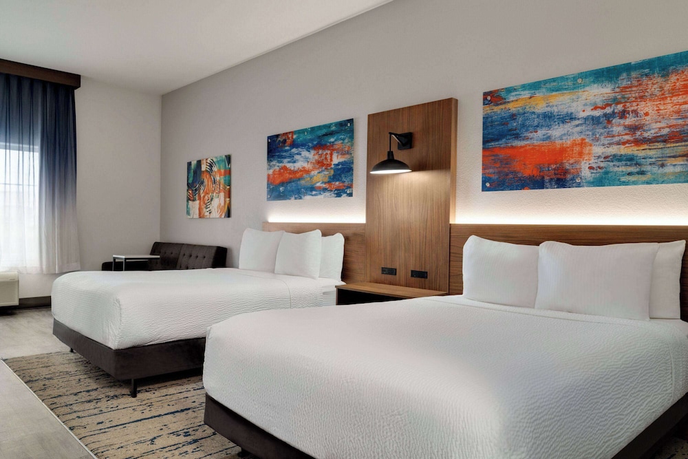 Suite, 2 Queen Beds, Accessible, Non Smoking - Photo 1