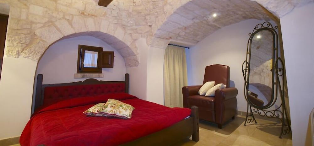 Suite Single Occupancy Trullo