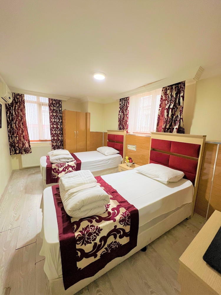 Standard Double or Twin Room photo 1