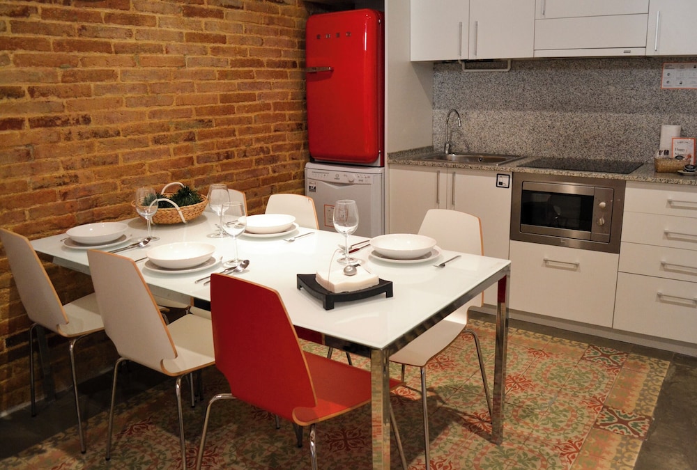 Basic Apartment photo 3
