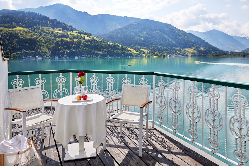 Junior Suite, Balcony, Lake View (Open Gallery) - Photo 3