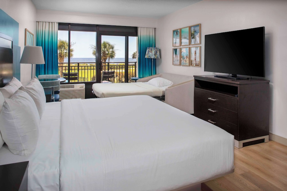 Suite, 1 King Bed - Photo 4
