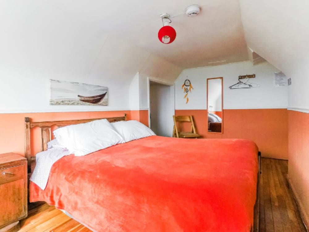 Double Room, 1 Double Bed, Shared Bathroom photo 1