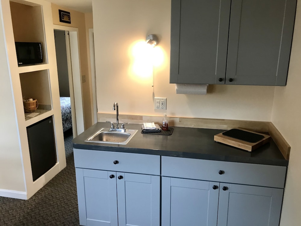 Junior Suite, 1 Bedroom, Kitchenette, River View photo 3