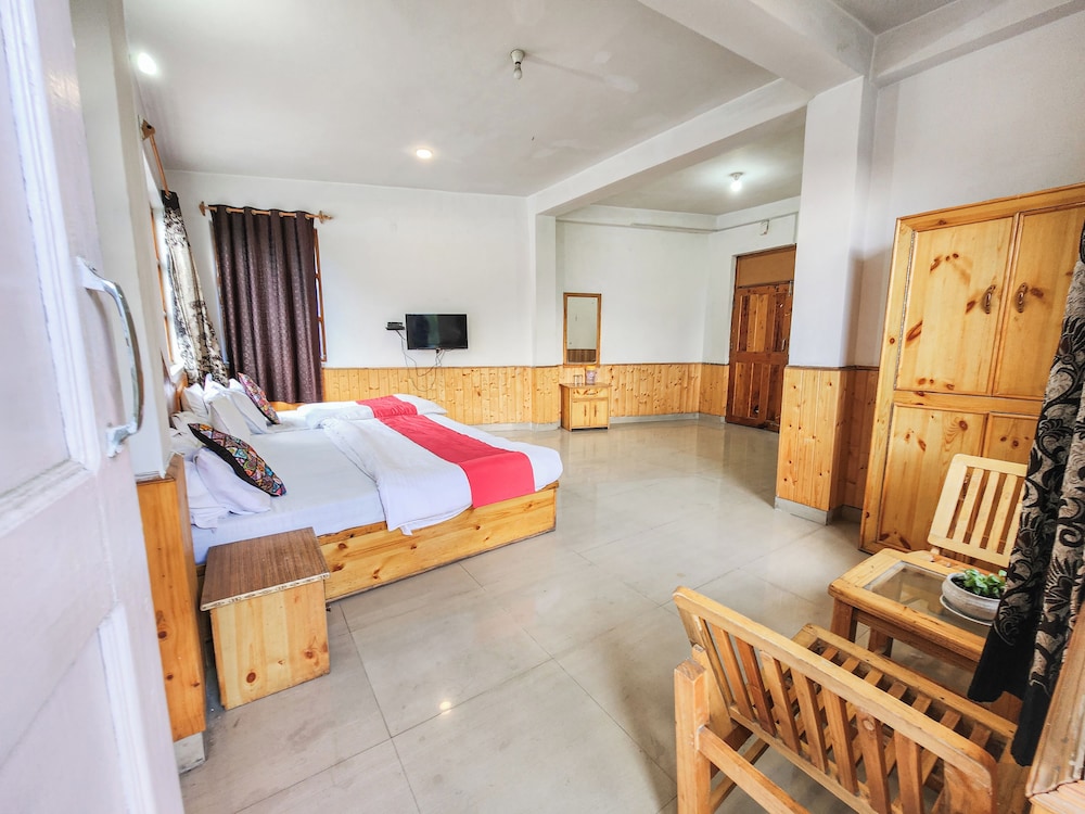 Deluxe Quadruple Room, Balcony, Mountain View