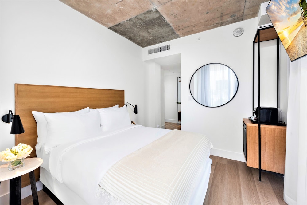Junior Room - Photo 1