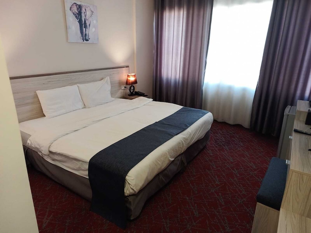 Basic Single Room - Photo 6