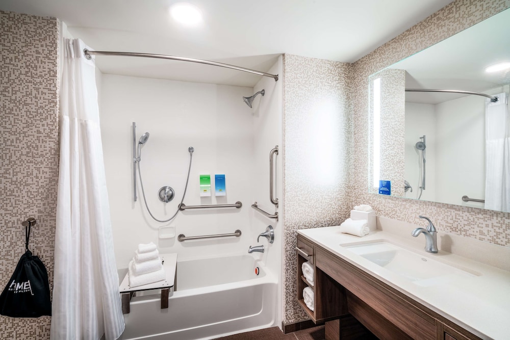 Studio, 2 Queen Beds, Accessible, Bathtub (Mobility & Hearing) - Photo 5