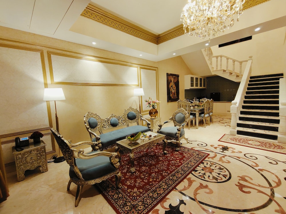 Luxury 3 Bedroom Villa - Photo 2