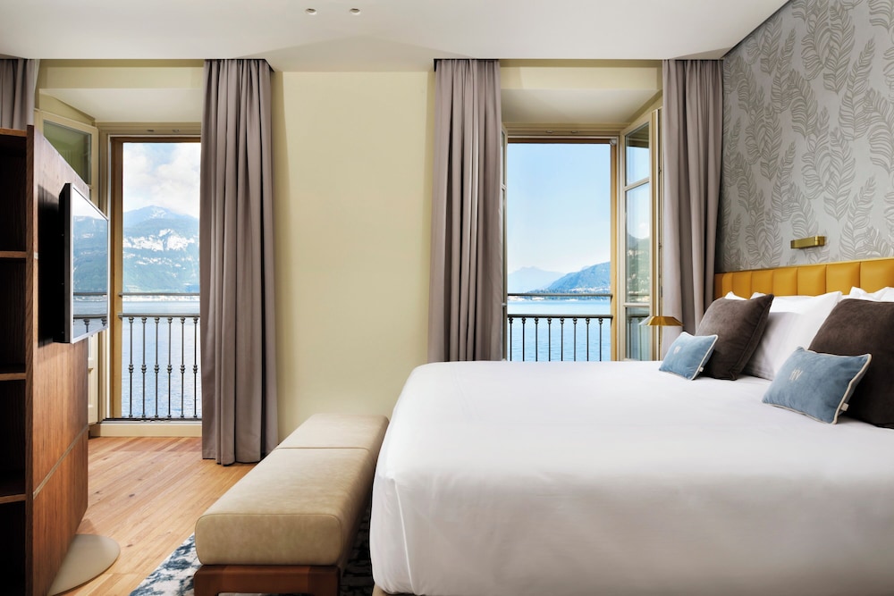 Suite, Lake View - Photo 1