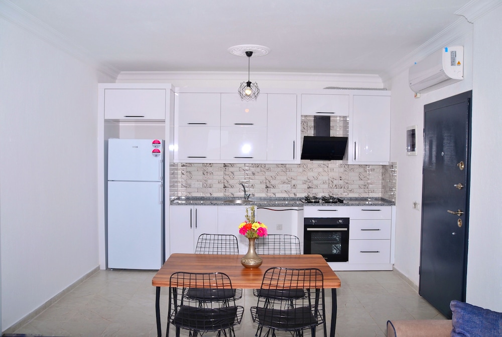 Standard Suite, 1 Bedroom, Garden View, Ground Floor photo 2