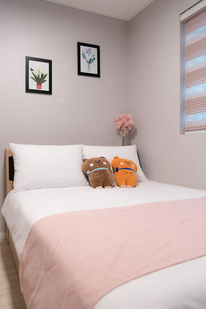 Double Room - Photo 7