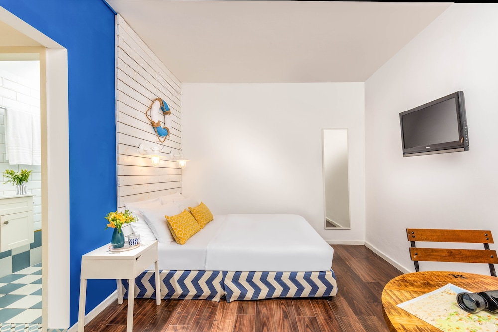 Double or Twin Room - Photo 3