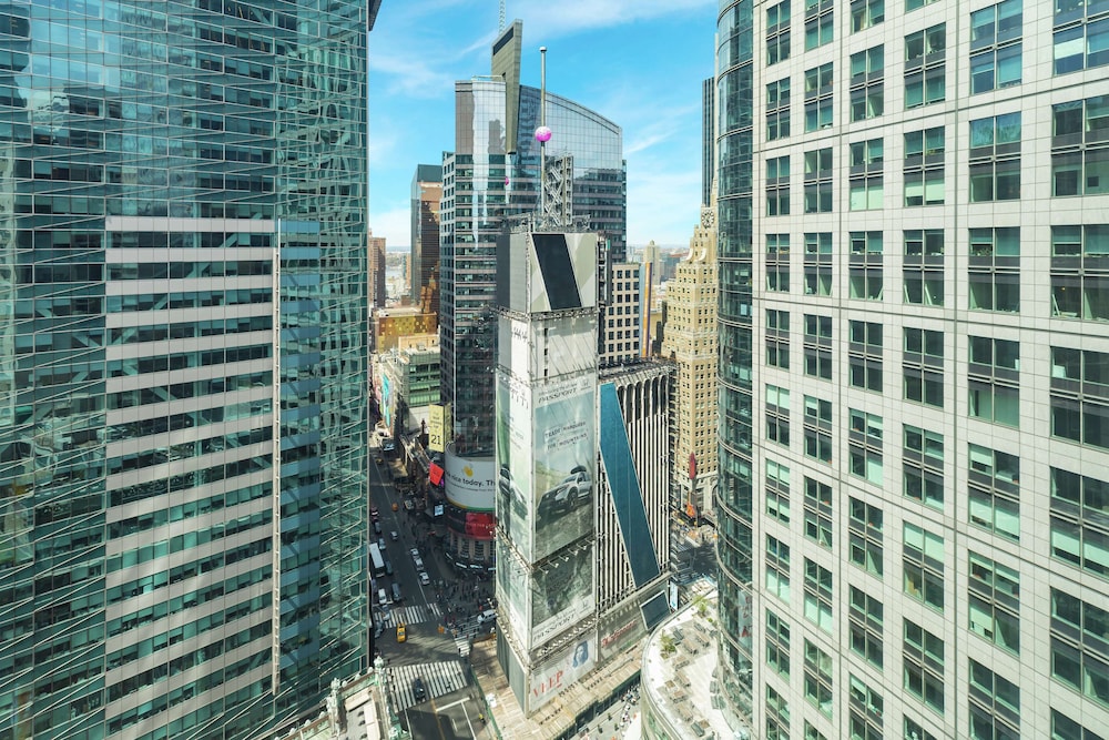 Room, 1 King Bed, Accessible (Hearing, Times Square View)
